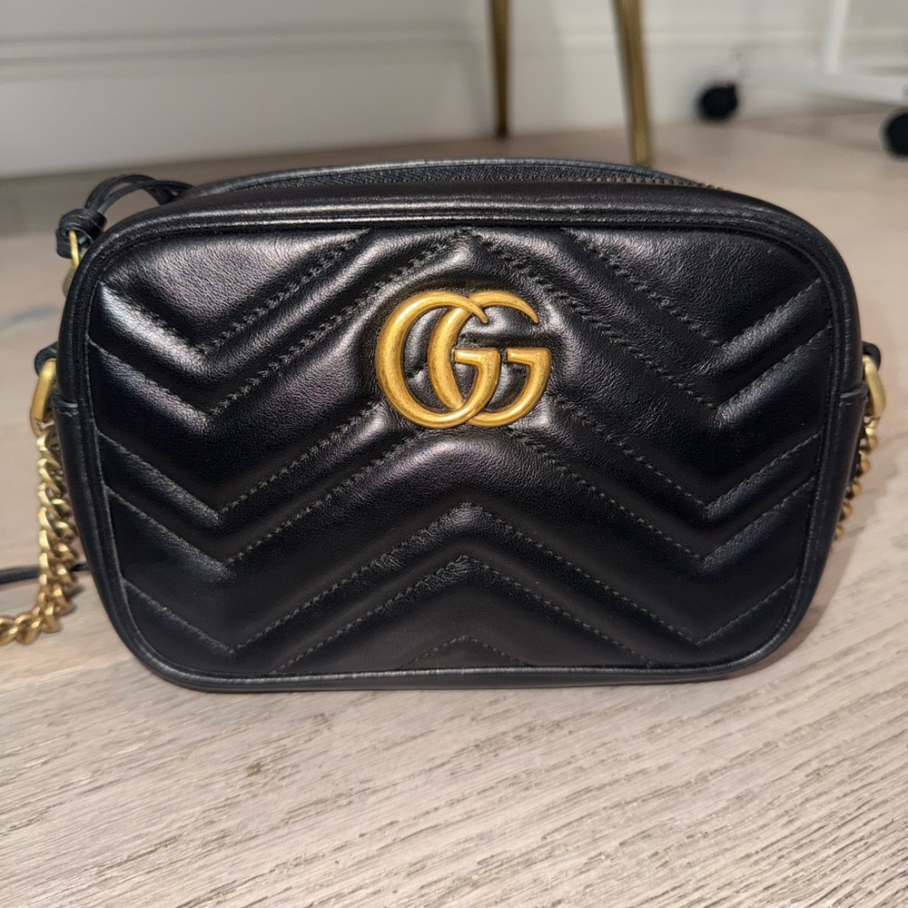 GUCCI Black GG Marmont Camera mini quilted leather shoulder bag - Picture 2 of 9